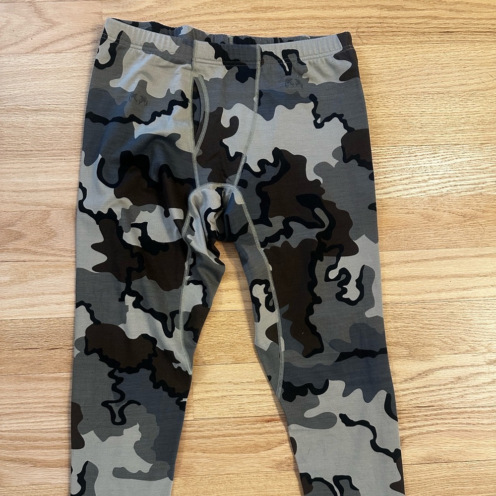 Men’s KUIU full zip long underwear